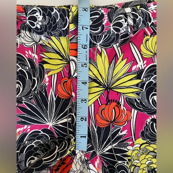 BANANA REPUBLIC Women’s Size 2 Vibrant Floral Tropical Summer Shorts Pockets - Picture 9 of 13